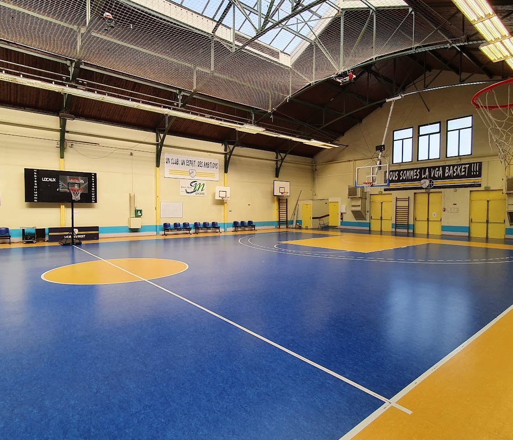Henry Paté Gymnasium 1